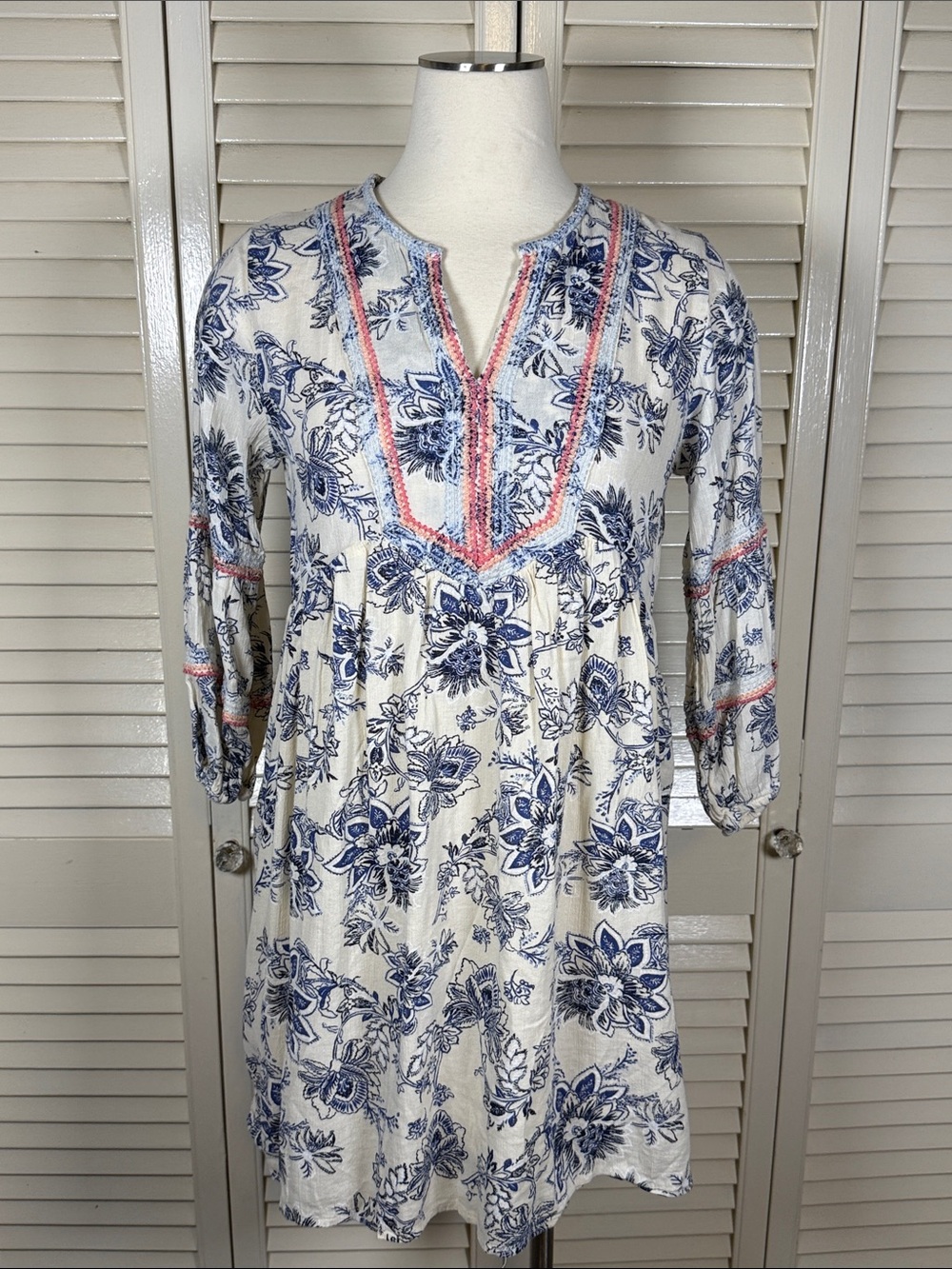 True Craft Boho Floral Embroidered Split V-Neck A-Line Dress Small